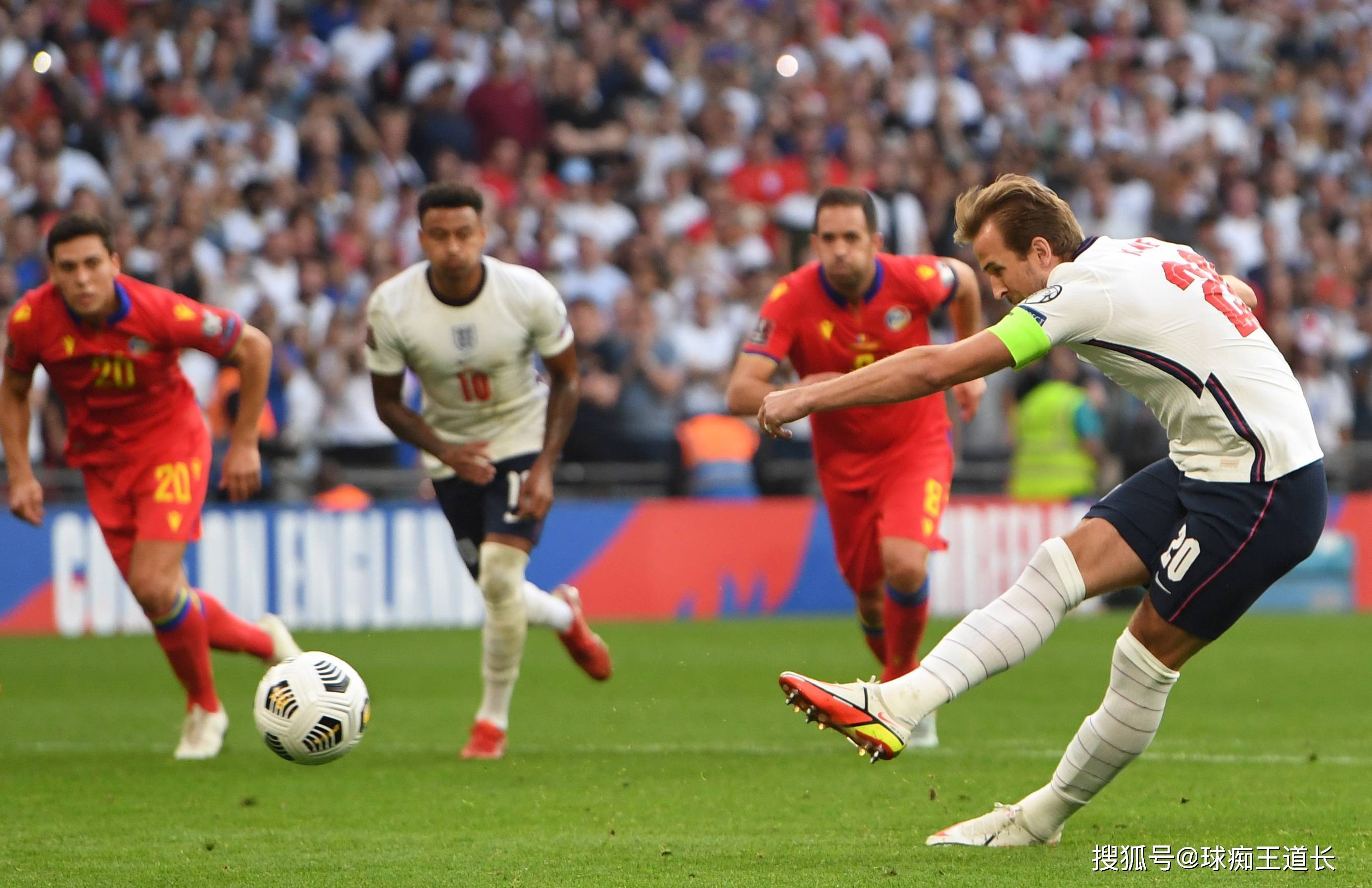 欧洲足球比赛的精彩瞬间被球迷热议的简单介绍 欧洲足球比赛的精彩瞬间被球迷热议的简单介绍