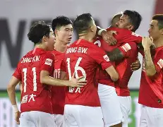 重庆斯威对阵大连一方，双方战术对决精彩纷呈(重庆斯威阵容)