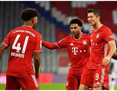 包含拜仁慕尼黑保持连胜状态，稳固领先积分榜位置的词条